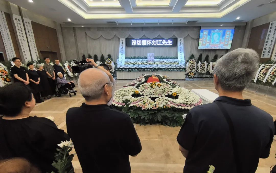 https://mmbiz.qpic.cn/sz_mmbiz_jpg/ud2ic3ah7zGWGkRp7wKngqJdmm3kNic0Oqibn9zsH18TQSuAnnC5oAT5FuHwftq1jCY1rsFYXnFIutGB8vmtEZqRQ/640?wx_fmt=other&from=appmsg&wxfrom=5&wx_lazy=1&wx_co=1&tp=